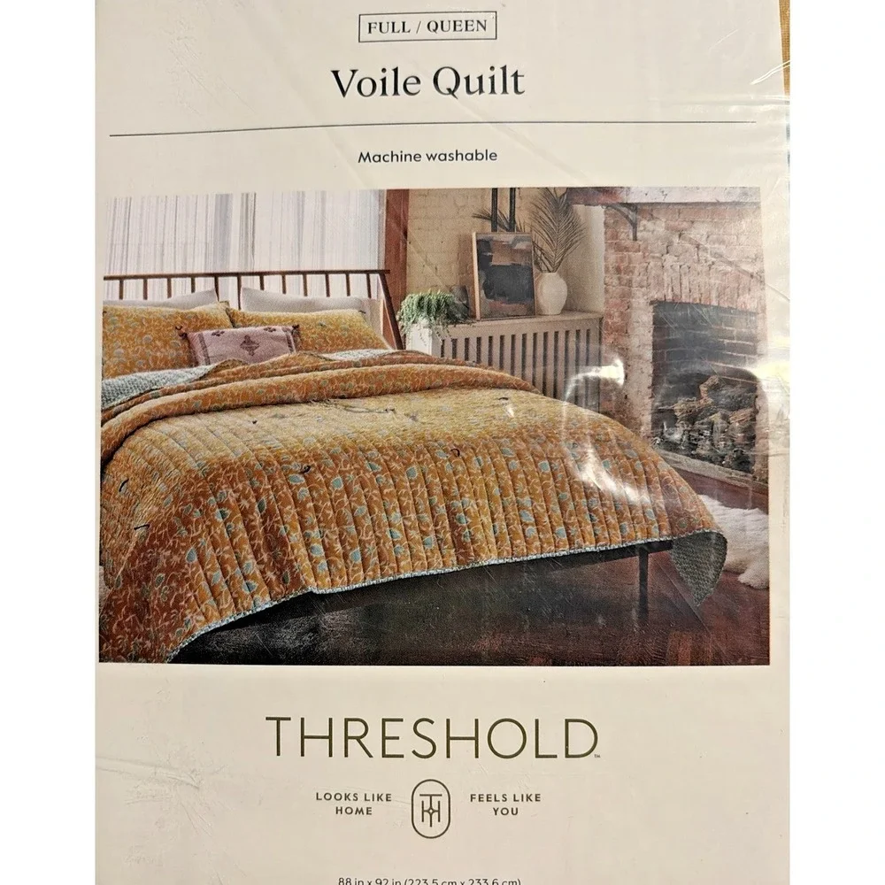 Threshold voile quilt